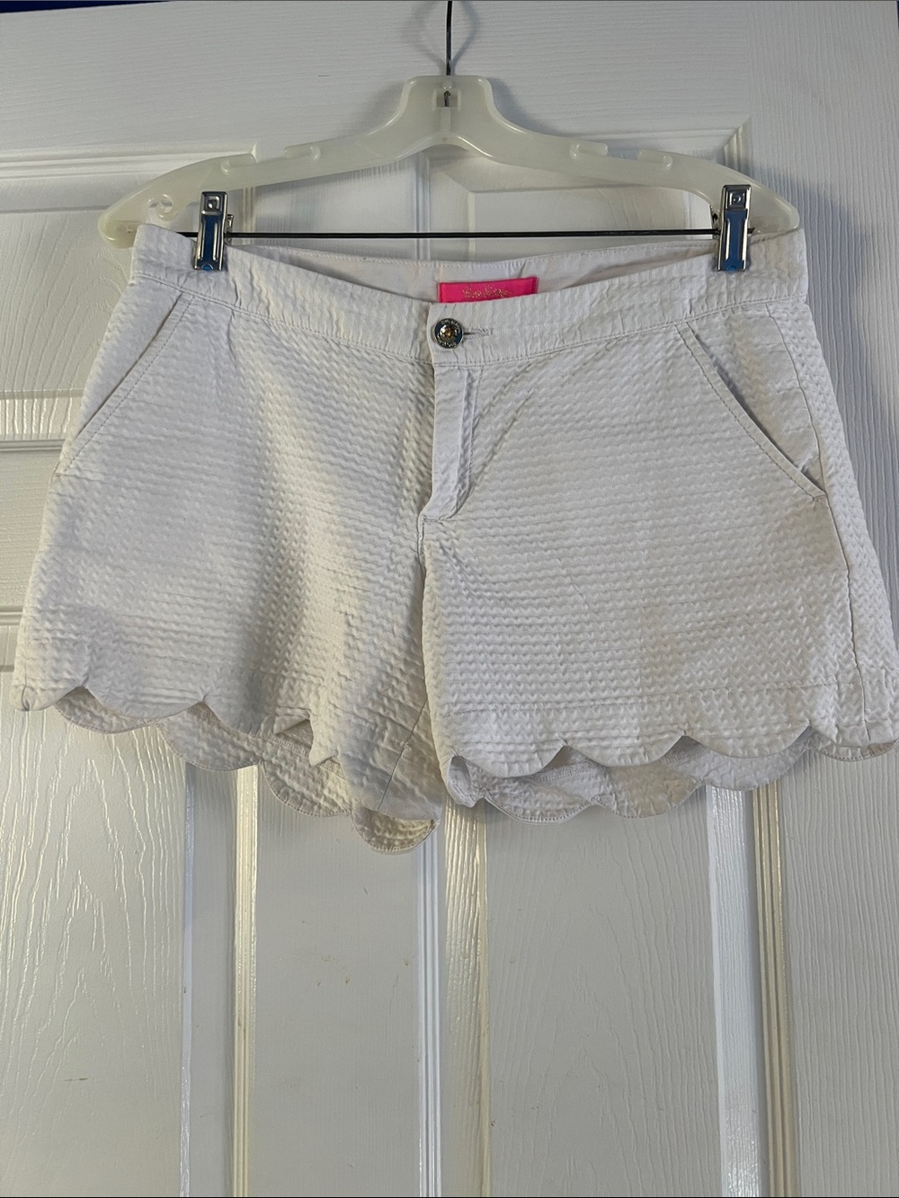 Lilly Pulitzer White Scallop Hem Shorts